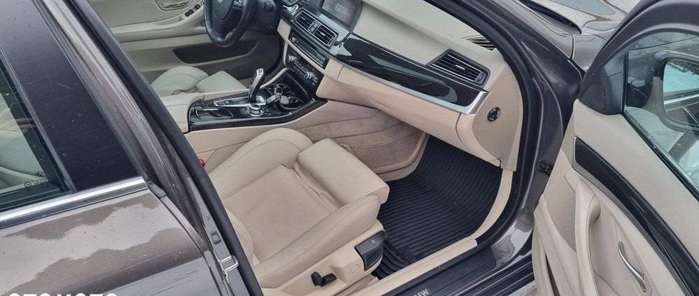 BMW Seria 5 cena 52000 przebieg: 201000, rok produkcji 2011 z Puławy małe 56